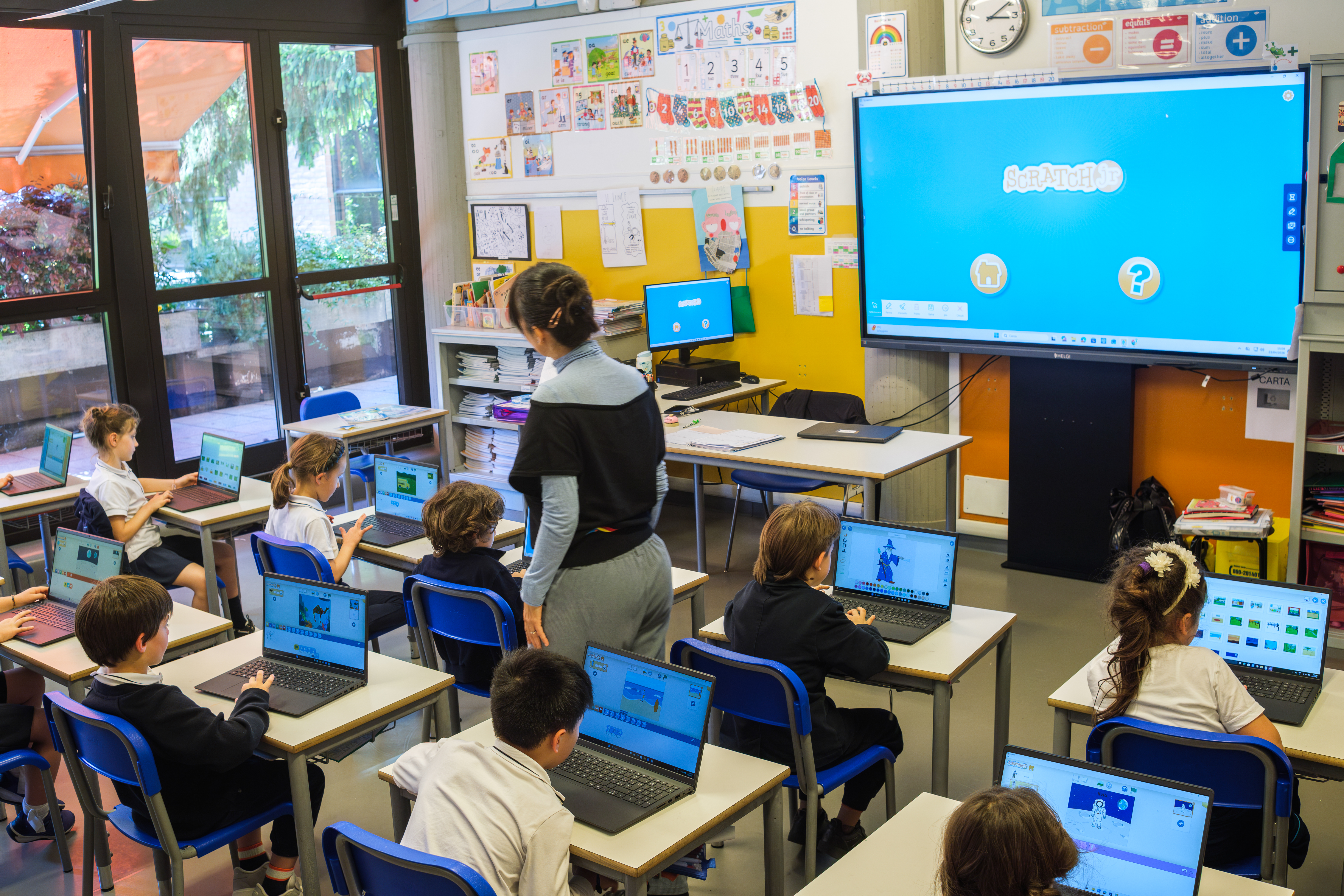 Vittoria International School —  DSF7128 Enhanced NR