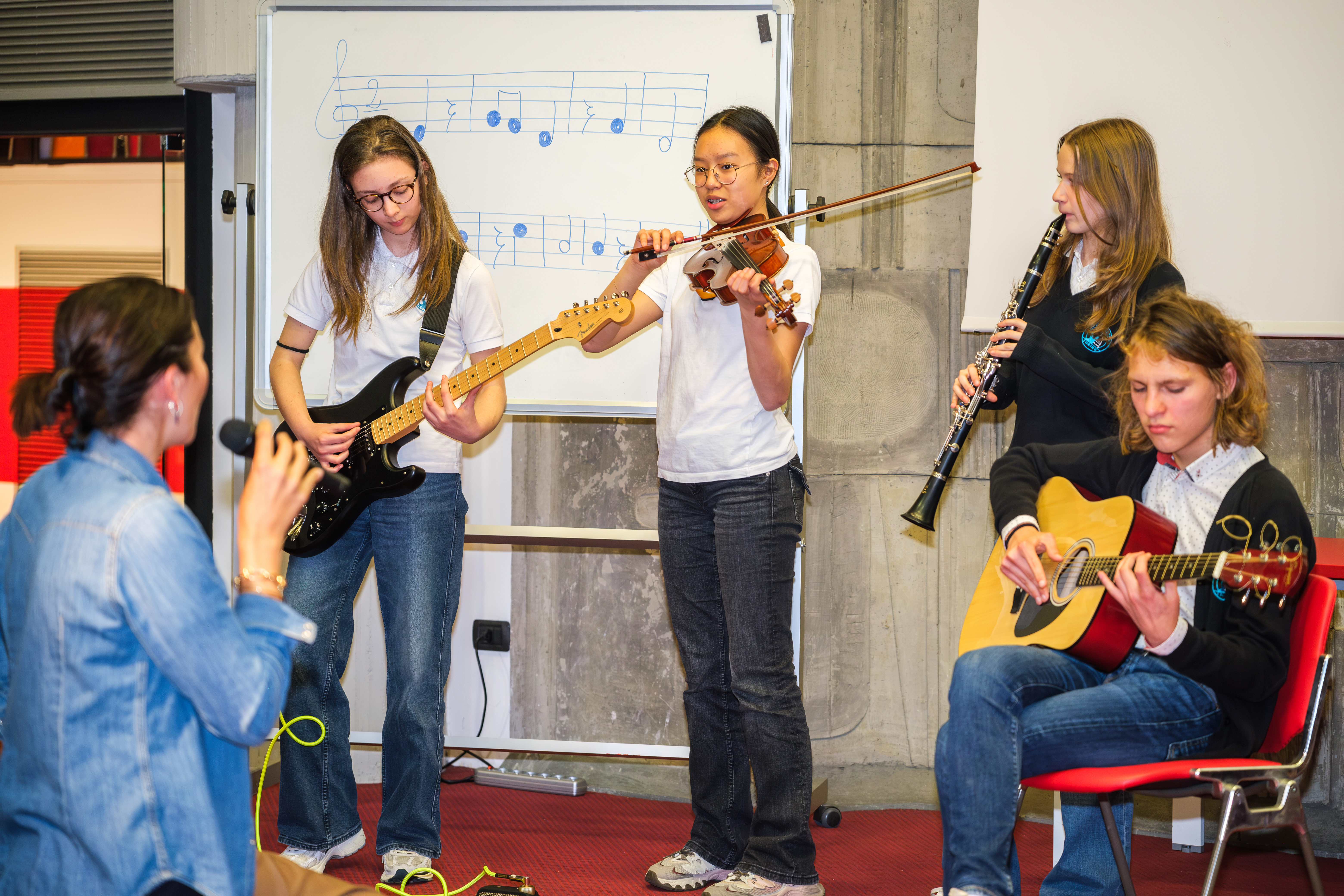 Vittoria International School —  DSF8147 Enhanced NR