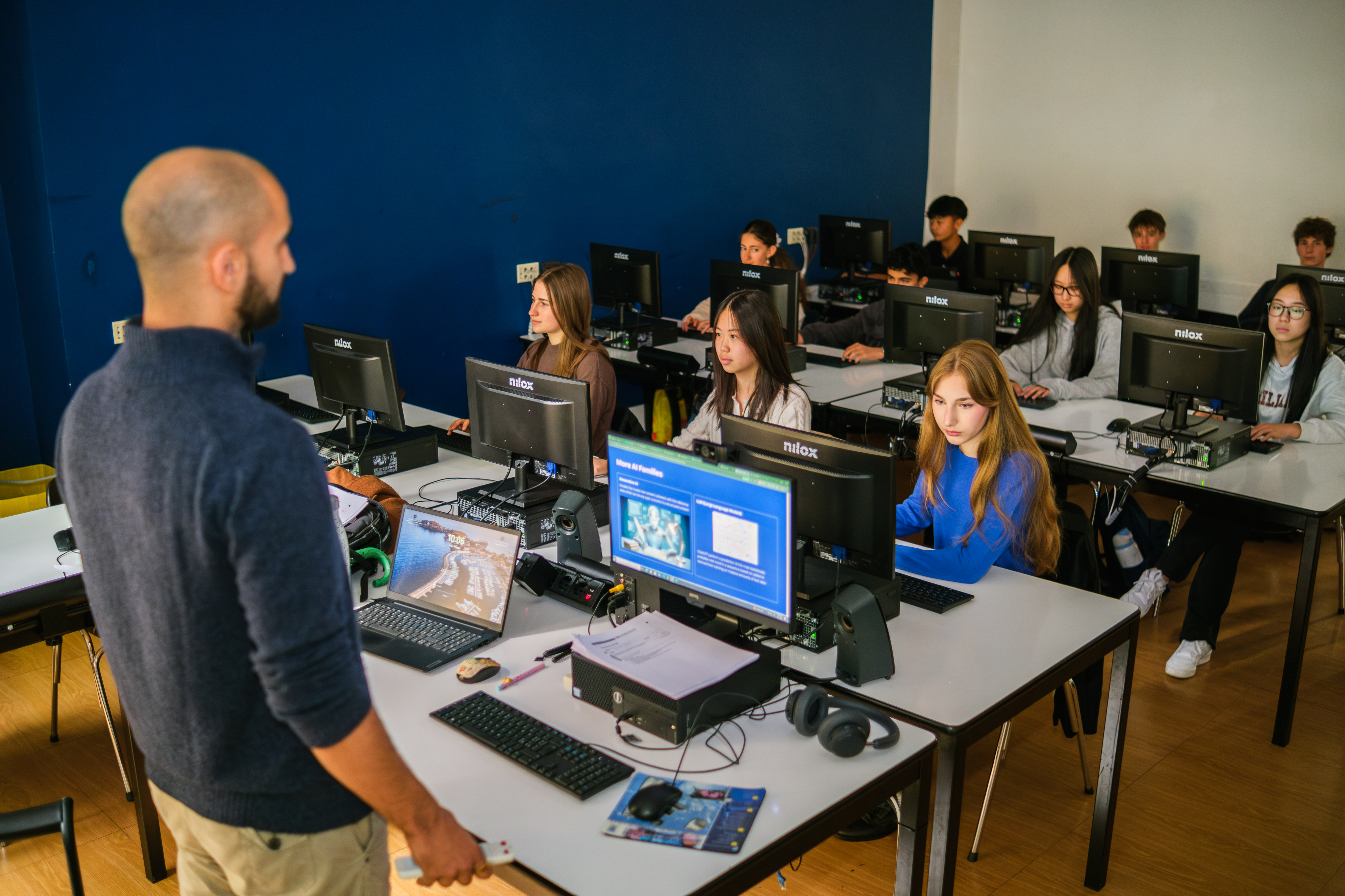 Vittoria International School —  DSF8585 Enhanced NR