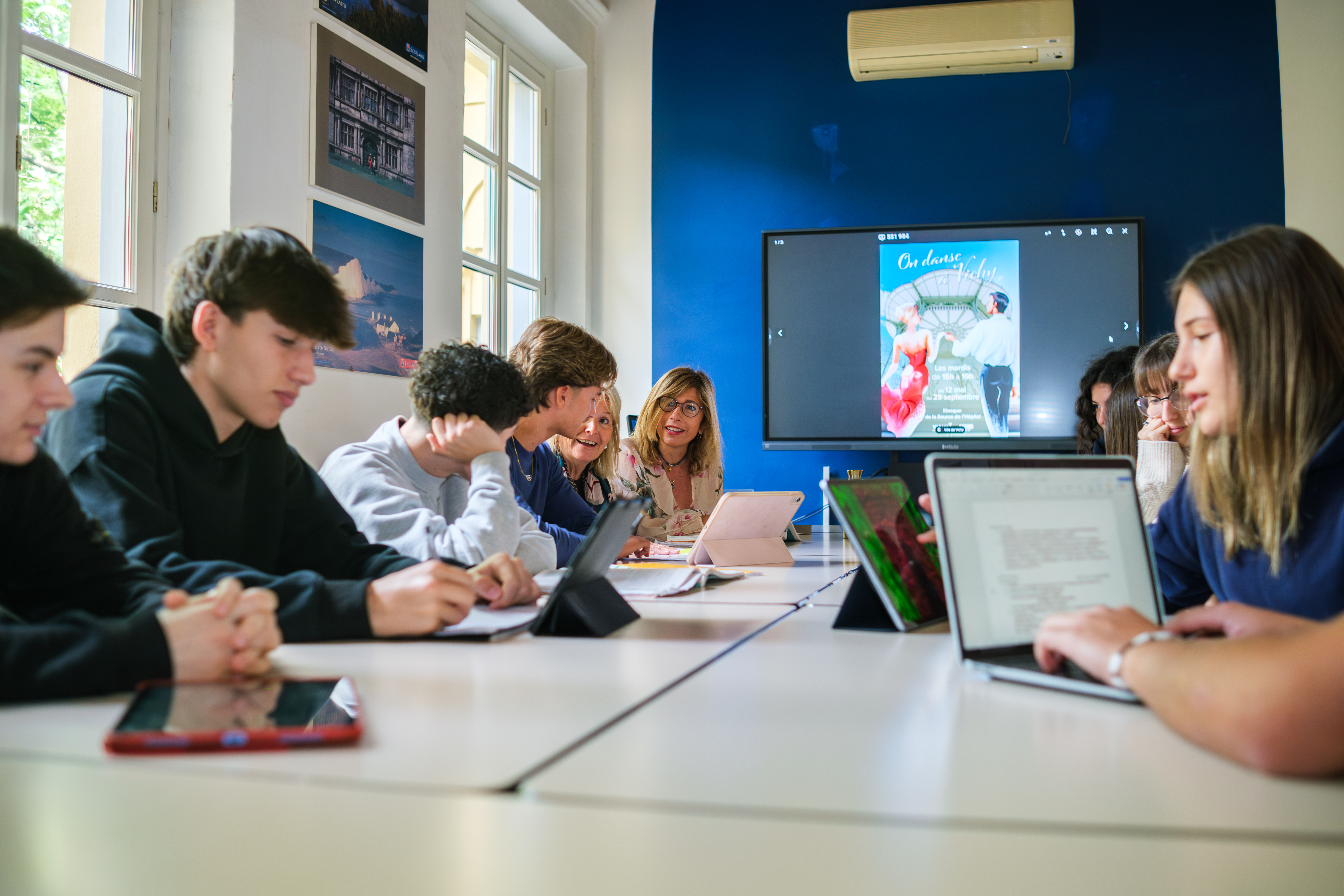 Vittoria International School —  DSF8667 Enhanced NR